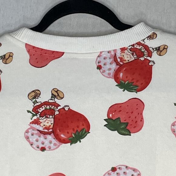 Strawberry Shortcake Sweatshirt SZ Medium Novelty Long Sleeve Pullover Crewneck - Picture 9 of 15